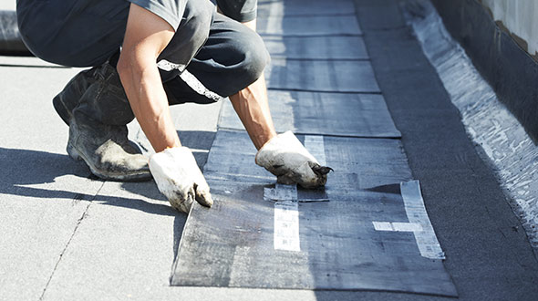 Commercial roofing system installation